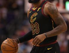 雷火电竞-关于詹姆斯迎来二十赛季高光表现，塞尔维亚队球迷沸腾！的信息