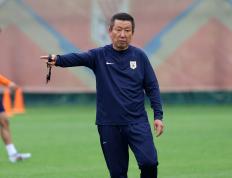 雷火电竞-国王杯倒计时，山东泰山加时末段绝杀压哨，细节引发关注，悬念犹存，身体对抗强度拉满(中国足协杯决赛山东泰山对辽宁1比4进球集锦)