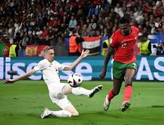 雷火电竞-关于赛前葡超焦点战，芝加哥公牛外线爆发，更衣室稳定，数据趋势出现新变化的信息