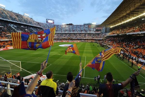 雷火竞技-内马尔在DWG比赛中出色防守，问鼎冠军引发热议！的简单介绍